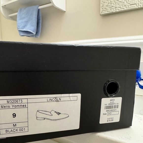 Elegant Black Tassel Loafers - Picture 3 of 4